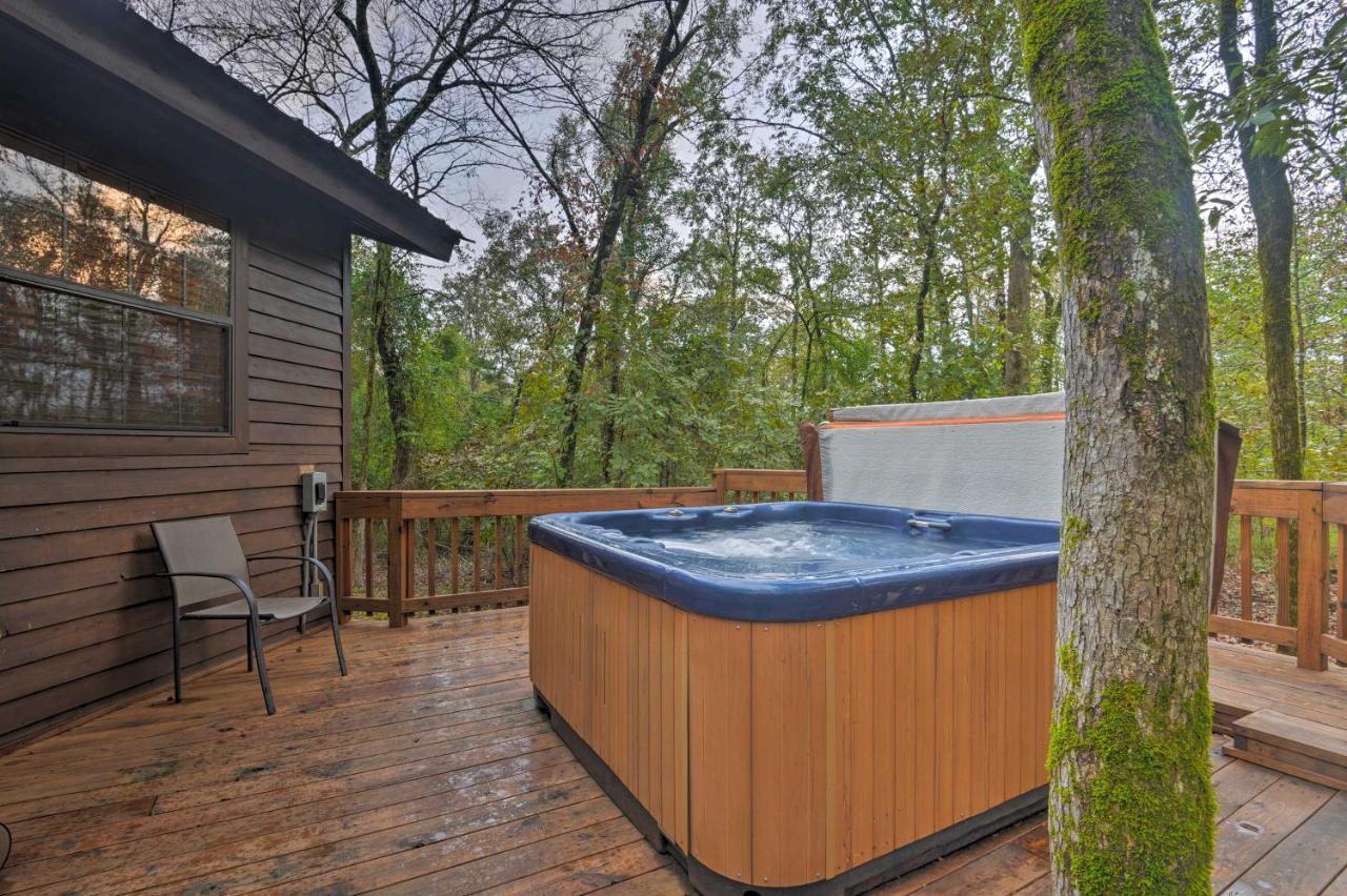 Hochatown Hideaway With Hot Tub, Grill And Fire Pit! Villa Stephens Gap Exterior photo